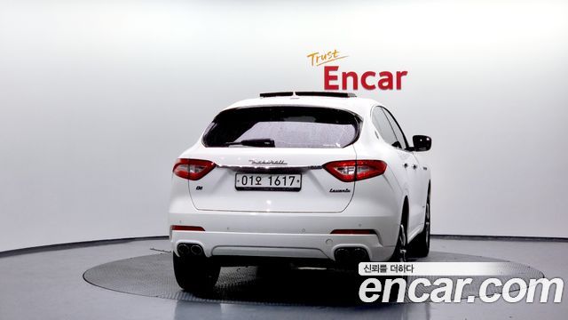 Maserati Levante 3.0 Diesel AWD GranLusso - фото 3