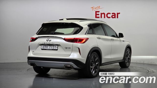 Infiniti QX50 2.0 Sensory AWD - фото 1