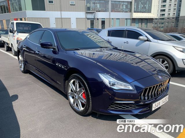 Maserati Quattroporte 3.0 Diesel Granlusso - фото 0