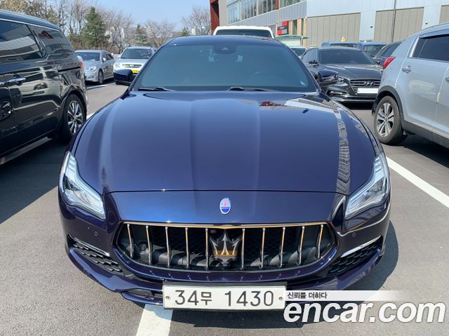 Maserati Quattroporte 3.0 Diesel Granlusso - фото 1