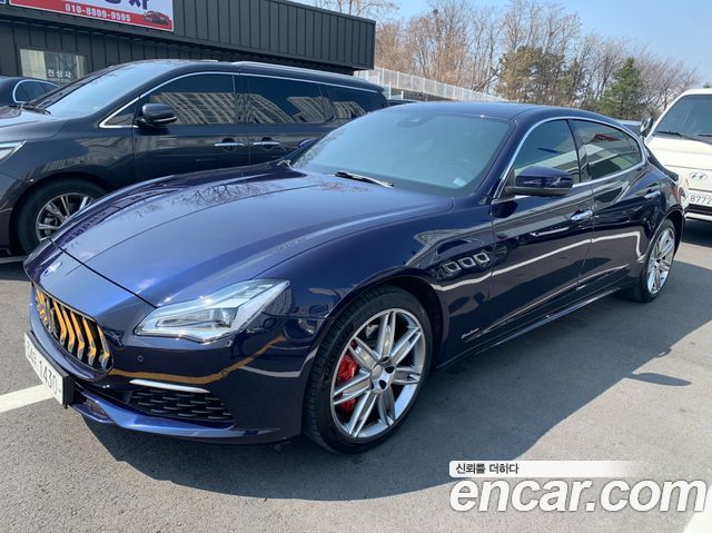 Maserati Quattroporte 3.0 Diesel Granlusso - фото 2