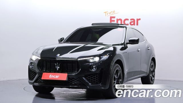 Maserati Levante 3.0 Diesel AWD GranSport - фото 0