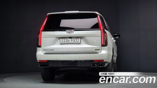 Cadillac Escalade 5-го поколения 6.2 Sports Platinum - фото 3
