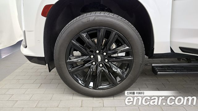 Cadillac Escalade 5-го поколения 6.2 Sports Platinum - фото 4