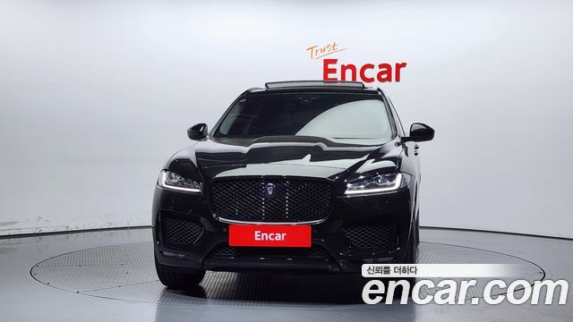 Jaguar F-PACE 20d Chequered Flag Edition - фото 2