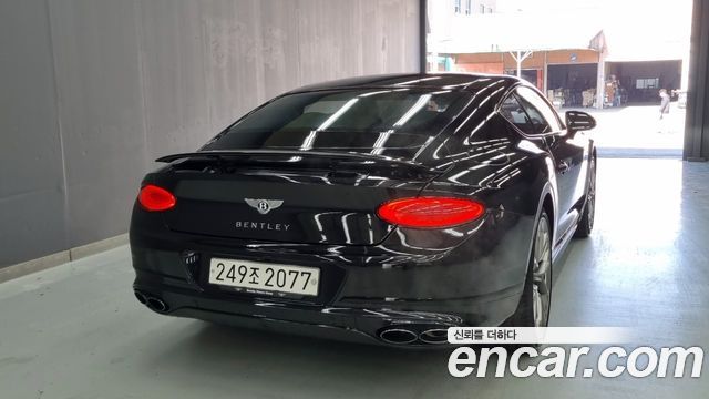 Bentley Continental GT 4.0 GTS - фото 2