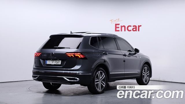 Volkswagen Tiguan 2.0 TSI Prestige - фото 1