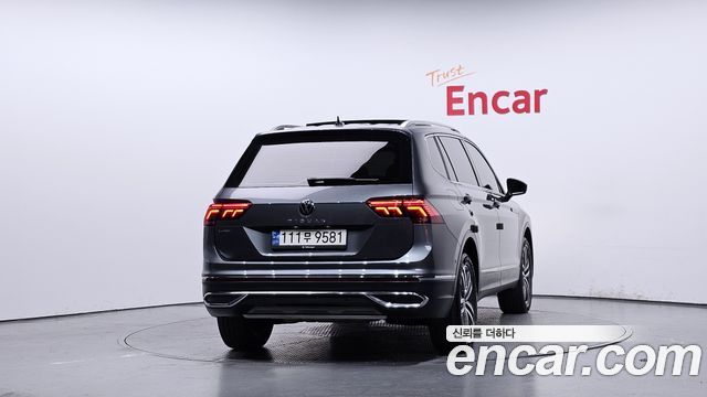 Volkswagen Tiguan 2.0 TSI Prestige - фото 3