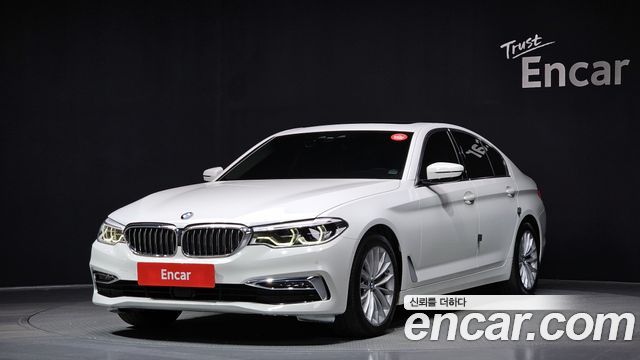 BMW 5-Series G30 530i xDrive Luxury Plus - фото 0