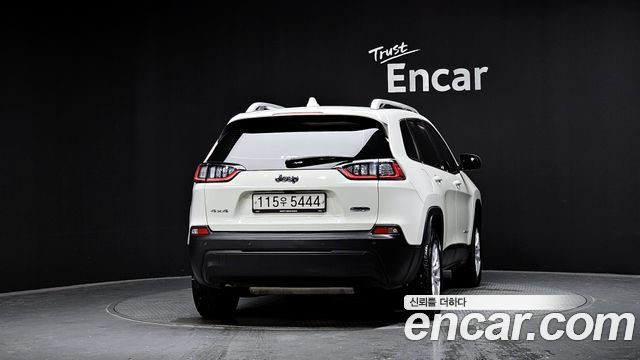 Jeep Cherokee KL 2.4 Longitude High AWD - фото 3