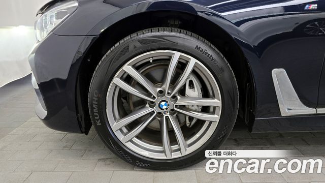 BMW 7-Series G11 740Li xDrive M Sport Package - фото 4