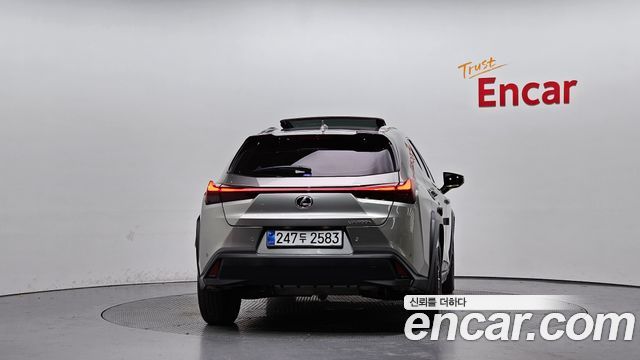 Lexus UX 2.0 2WD - фото 3