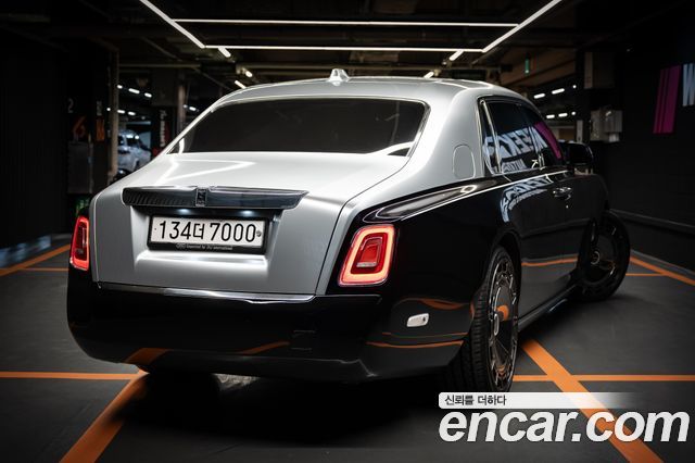 Rolls-Royce Phantom 6.7 EWB V12 - фото 3