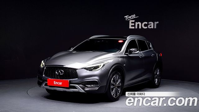 Infiniti QX30 2.0 Essential AWD - фото 0