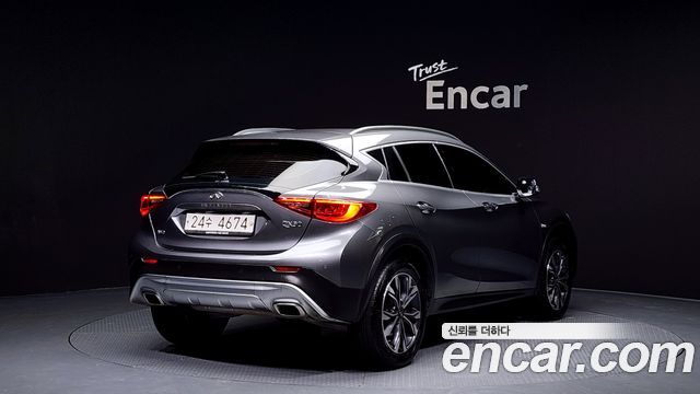 Infiniti QX30 2.0 Essential AWD - фото 1