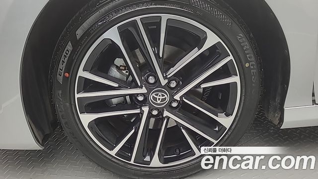 Toyota Camry XV80 2.5 XLE Hybrid - фото 4