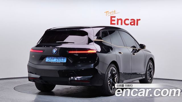 BMW iX xDrive40 First Edition - фото 1