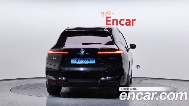BMW iX xDrive40 First Edition - фото 3