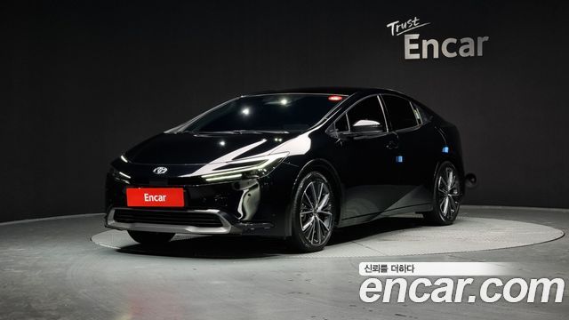 Toyota Prius 5-го поколения 2.0 XLE - фото 0