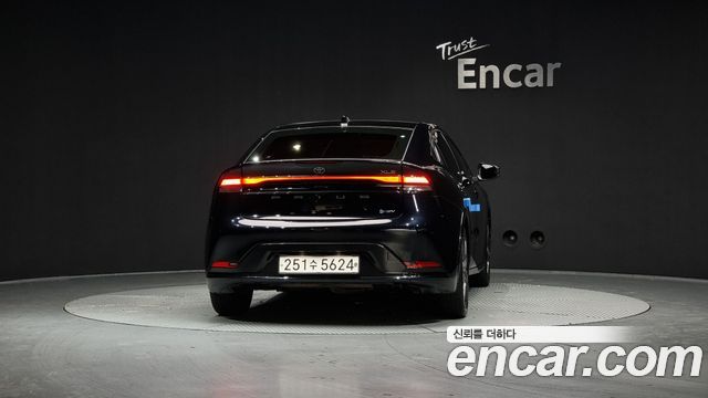 Toyota Prius 5-го поколения 2.0 XLE - фото 3