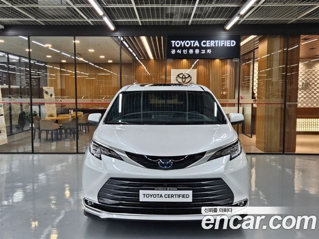 Toyota Sienna 4-го поколения 2.5 Hybrid 2WD - фото 2