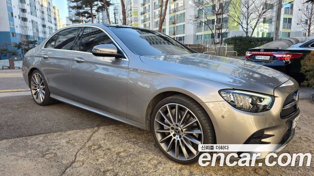 Mercedes-Benz E-Class W213 E350 4MATIC AMG Line - фото 4