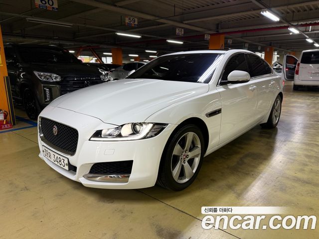 Jaguar XF X260 25t Prestige - фото 0