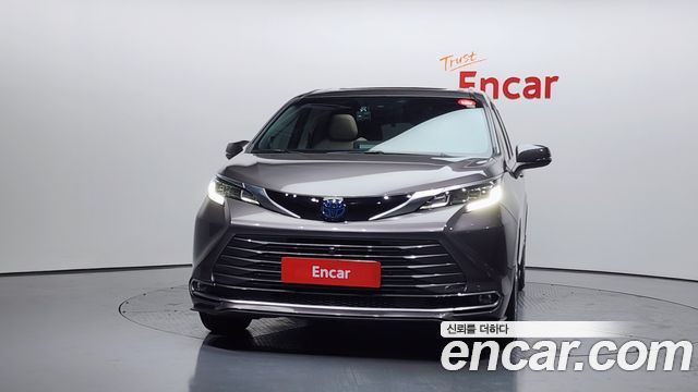 Toyota Sienna 4-го поколения 2.5 Hybrid 2WD - фото 2