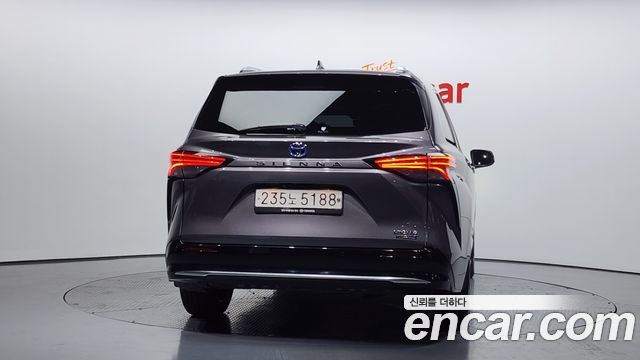 Toyota Sienna 4-го поколения 2.5 Hybrid 2WD - фото 3