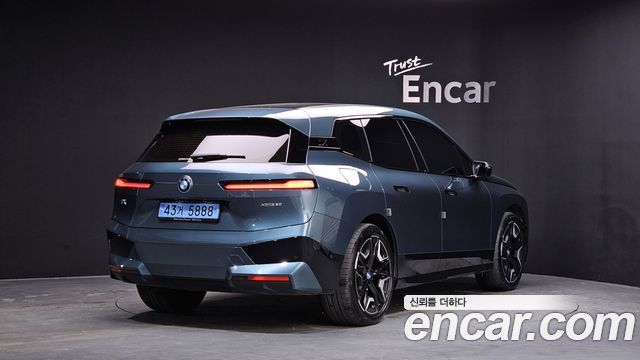 BMW iX xDrive50 Sports Plus - фото 0