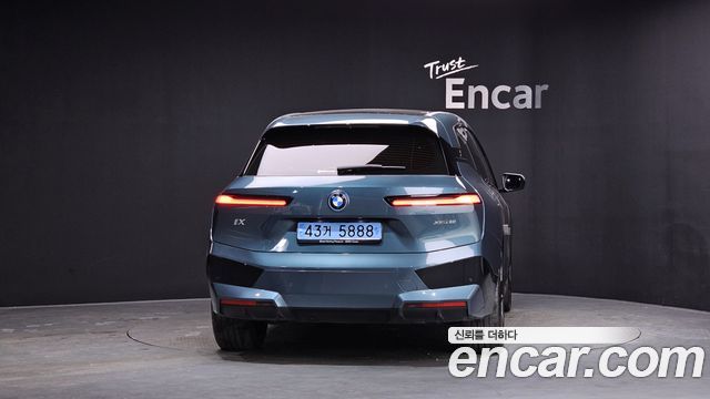 BMW iX xDrive50 Sports Plus - фото 2