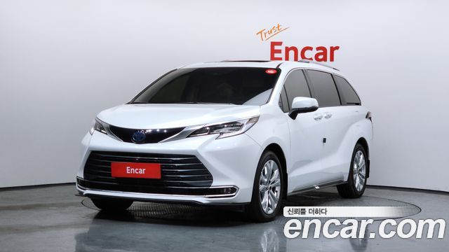 Toyota Sienna 4-го поколения 2.5 Hybrid 2WD - фото 0