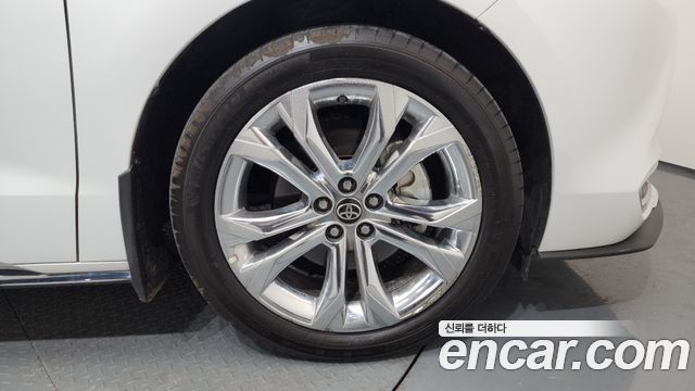 Toyota Sienna 4-го поколения 2.5 Hybrid 2WD - фото 4