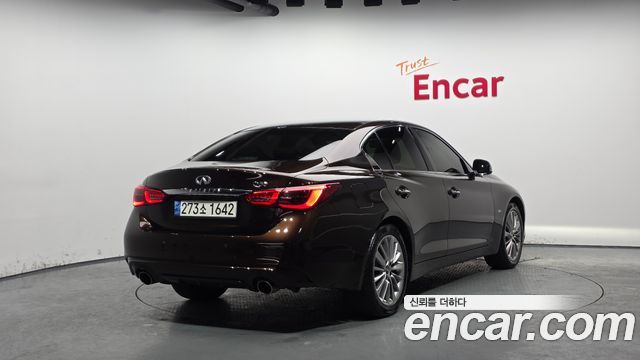 Infiniti Q50 2.0 - фото 1