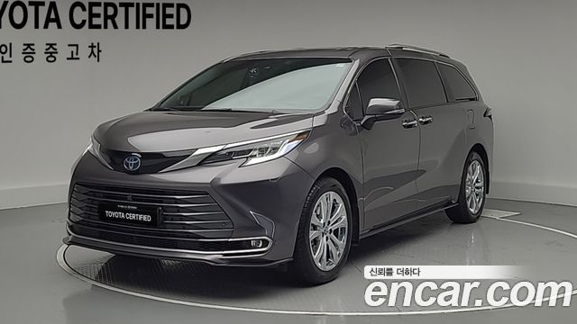 Toyota Sienna 4-го поколения 2.5 Hybrid 2WD - фото 0