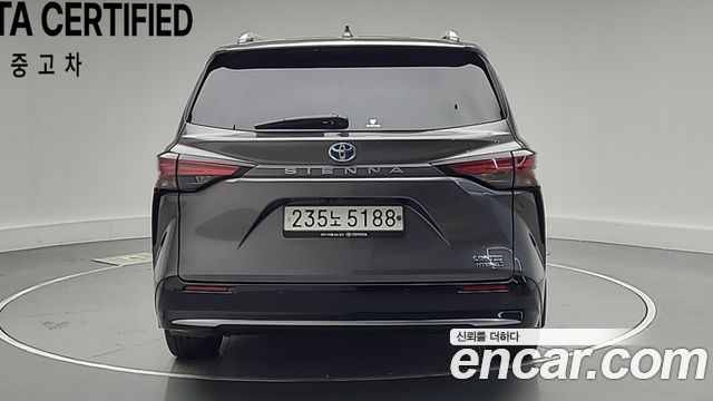Toyota Sienna 4-го поколения 2.5 Hybrid 2WD - фото 3