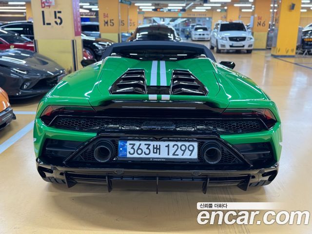 Lamborghini Huracan LP640-4 EVO Spyder - фото 3
