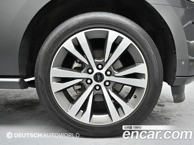 Ford Expedition Platinum 4WD 7Seater - фото 4