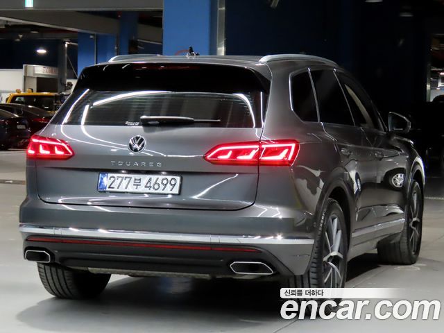 Volkswagen Touareg 3-го поколения 3.0 TDI Prestige - фото 1