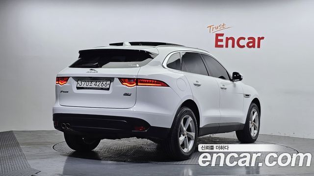 Jaguar F-PACE 20d Prestige - фото 1