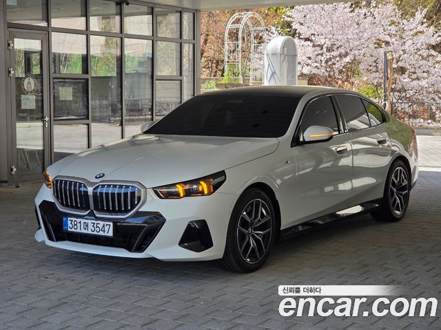 BMW 5-Series G60 520i M Sport - фото 0