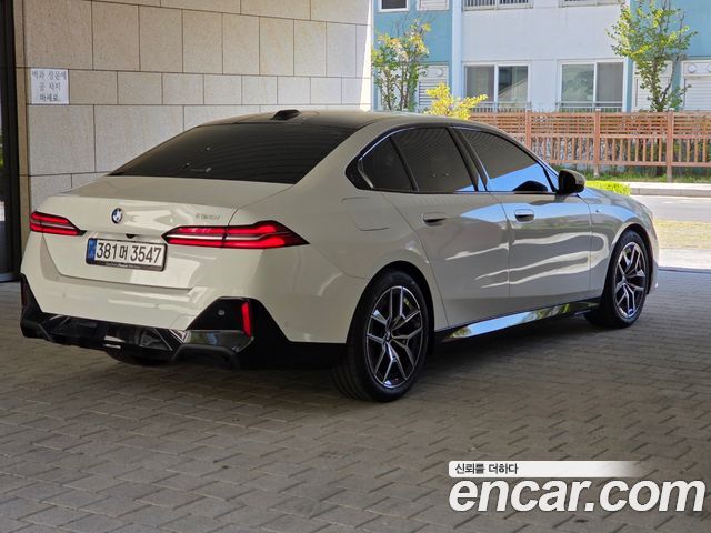 BMW 5-Series G60 520i M Sport - фото 1