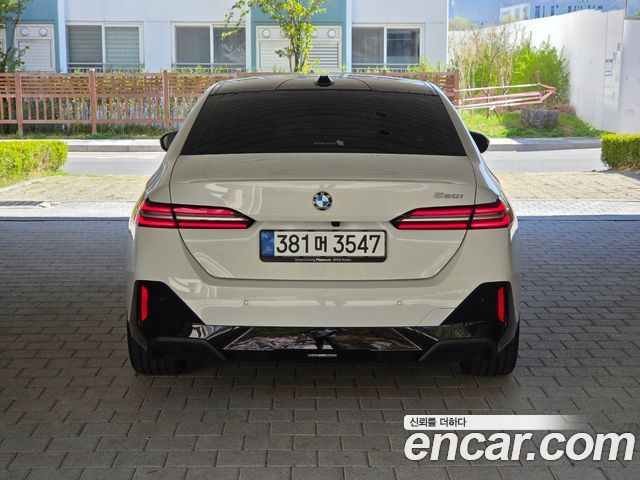 BMW 5-Series G60 520i M Sport - фото 3