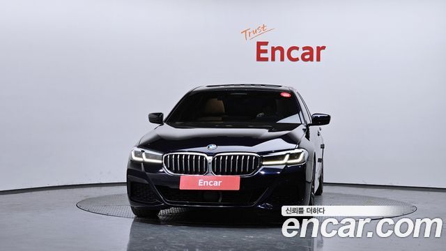 BMW 5-Series G30 520i M Sport - фото 2