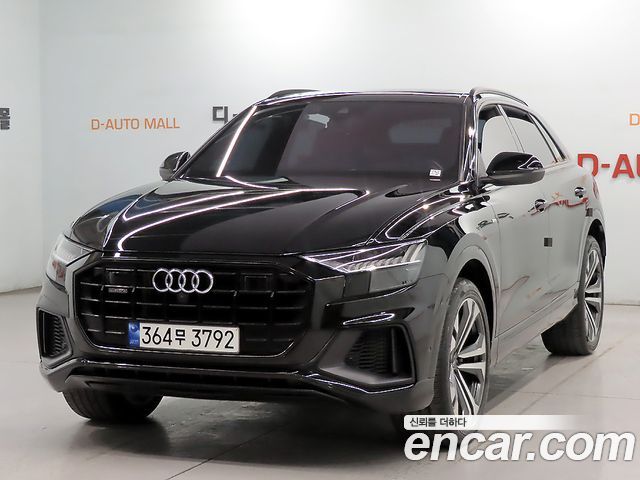 Audi Q8 55 TFSI Quattro Premium - фото 0