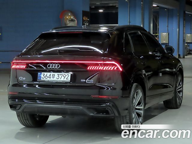 Audi Q8 55 TFSI Quattro Premium - фото 1