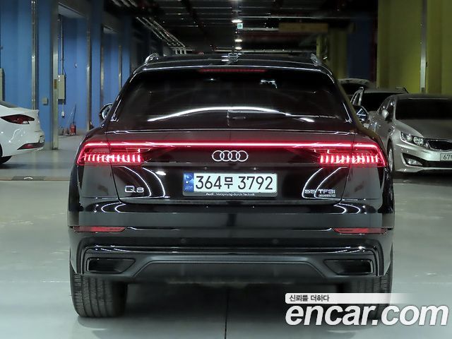 Audi Q8 55 TFSI Quattro Premium - фото 3