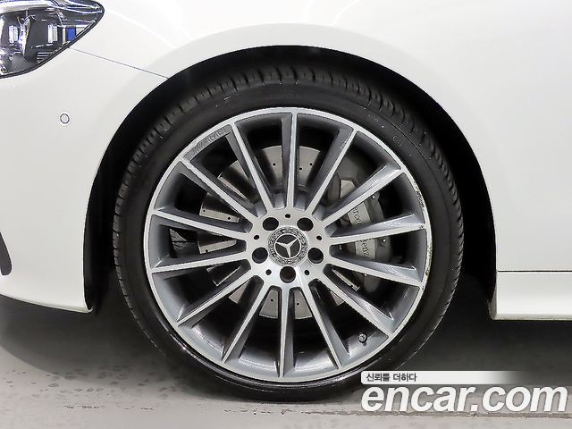 Mercedes-Benz E-Class W213 E450 4MATIC Cabriolet - фото 4