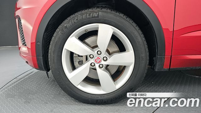 Jaguar E-PACE R250 R-Dynamic SE - фото 4