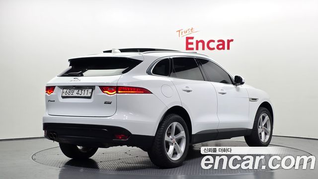 Jaguar F-PACE 20d Prestige - фото 1